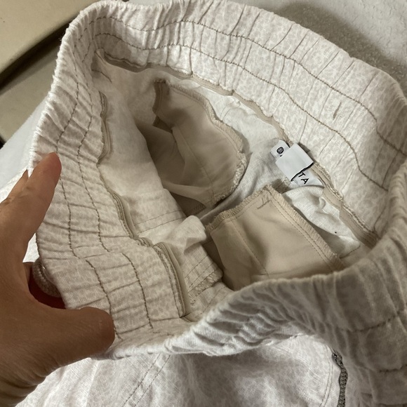 Athleta Gray Joggers with Elastic Waistband - Picture 4 of 14